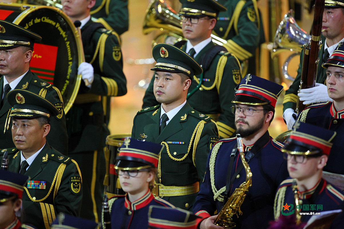 中国武警卫士军乐团精彩亮相上海国际音乐节