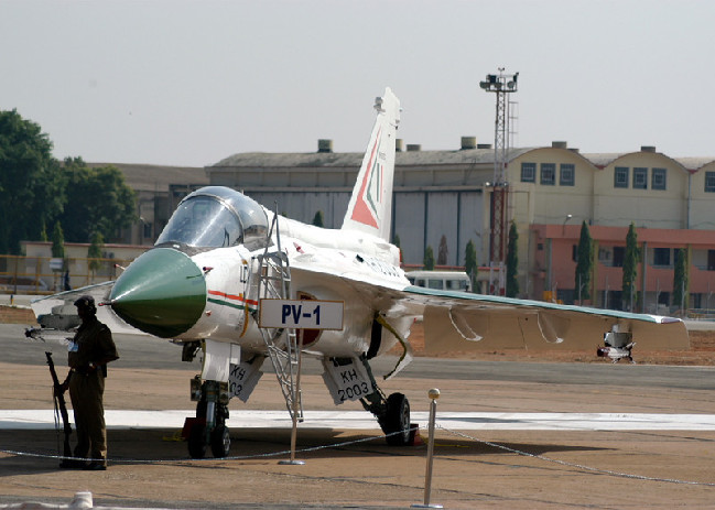 印度LCA战机研制30年终于交付