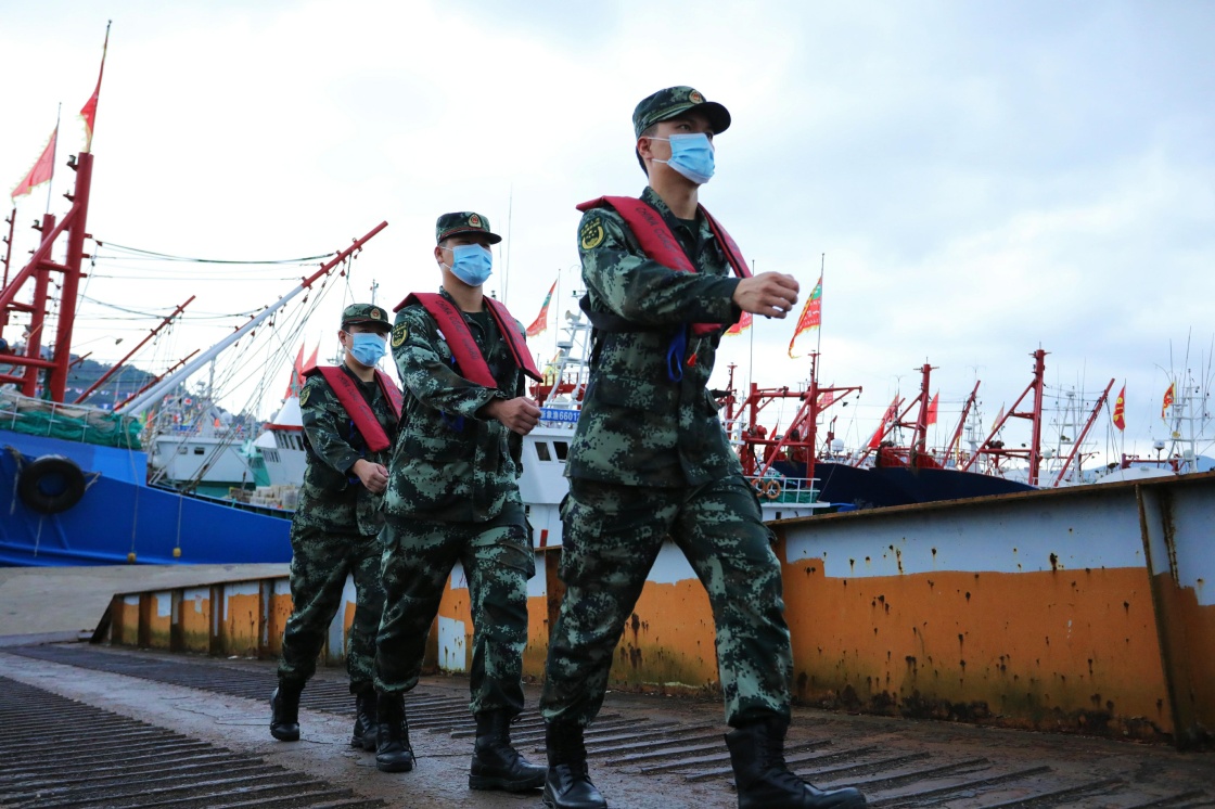 海警执法员开展东海开渔巡逻(9月16日摄.新华社发(韦南芳 摄)