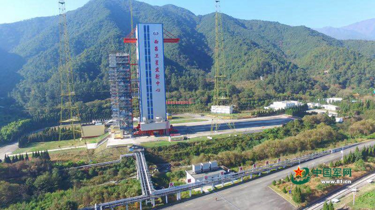记者走进西昌卫星发射中心探访火箭发射塔架 - 中国军网