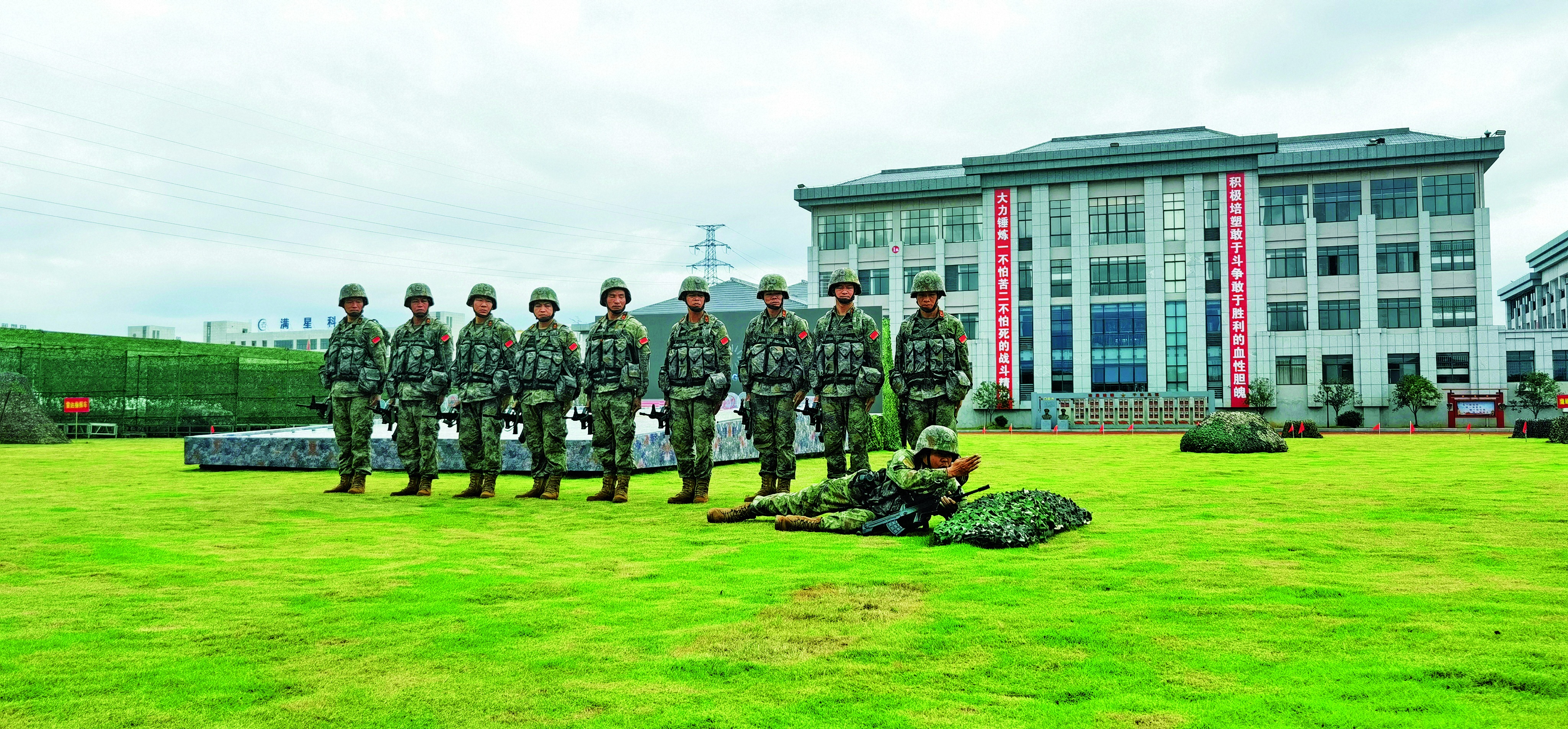 江西省赣州军分区组织民兵单兵战术基础科目教学，刘德超摄