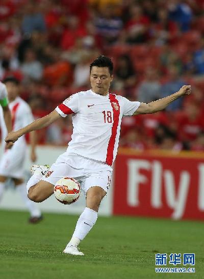 （体育）（2）足球——亚洲杯：中国队对阵乌兹别克斯坦队
