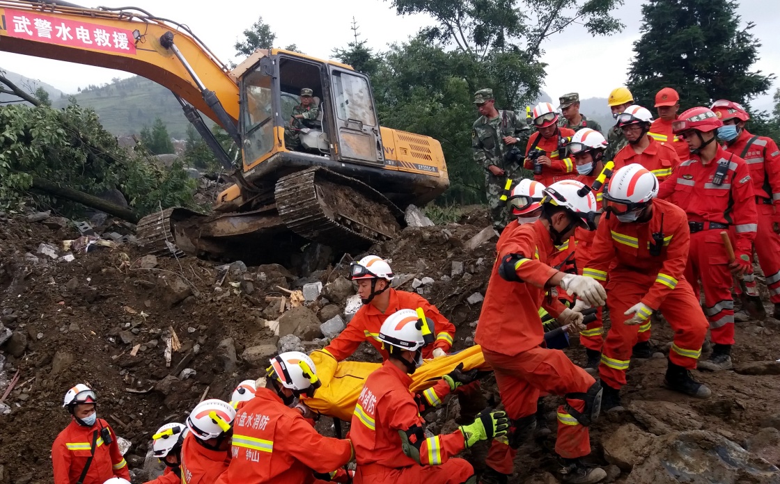 贵州纳雍山体崩塌灾害现场已致17人死亡尚有18人失联