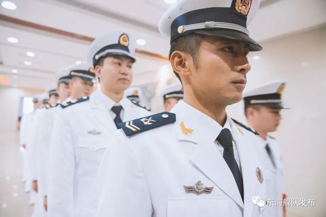 东部战区海军举行士官晋升军衔仪式 - 中国