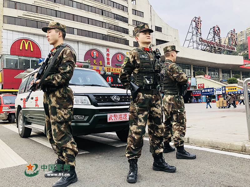 身处闹市|一家不圆万家圆的武警巡逻官兵