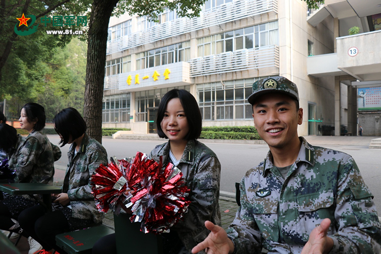 当国防生遇上大学生提干学员,这11个女兵太有故事