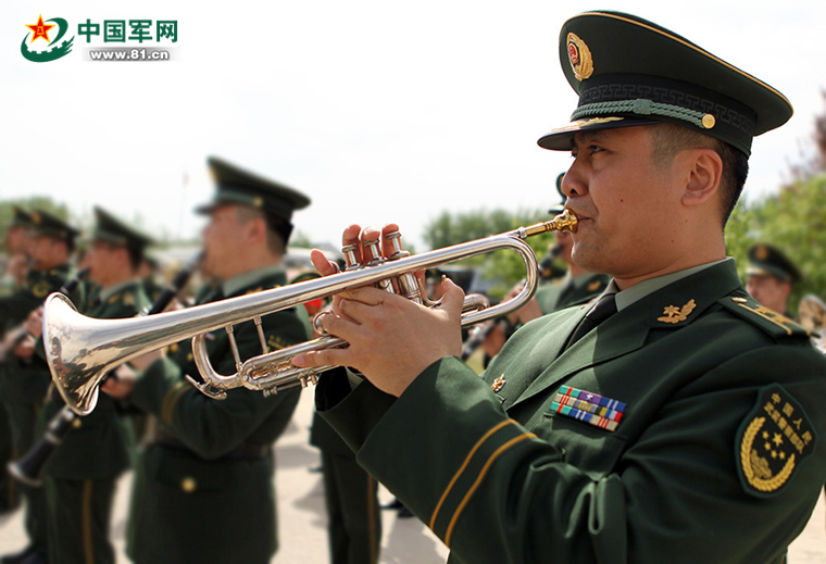 涨知识!见识下中国武警部队卫士军乐团的"武器"