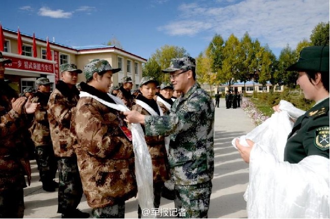 海拔最高通信团迎来10名女兵 - 中国军网