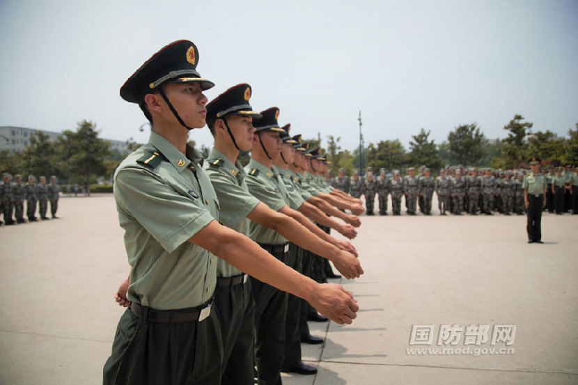 西安邮电大学国防生开展队列会操训练