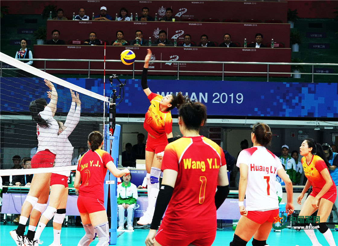 首战完胜美国队!八一女排拍得漂亮!