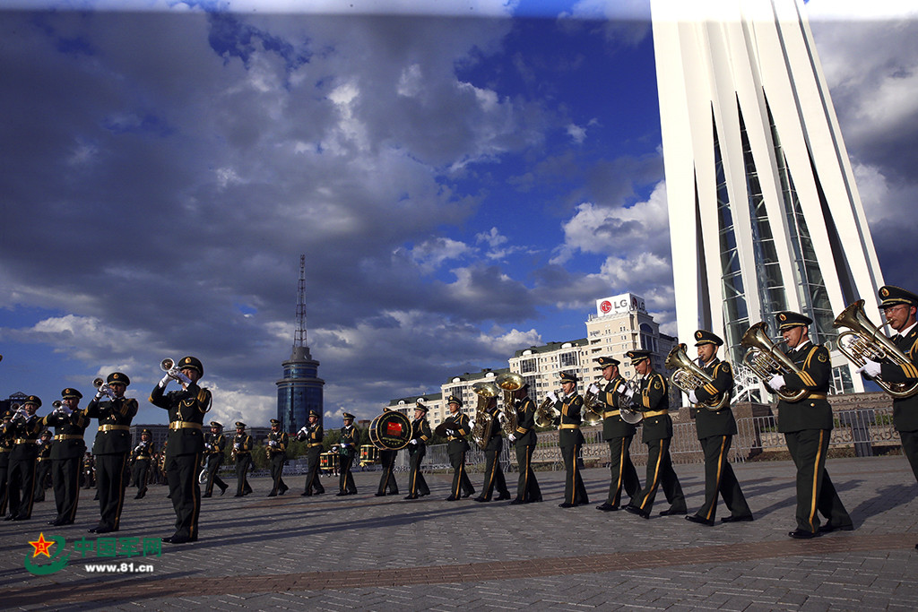 中国武警部队卫士军乐团哈萨克斯坦军乐节精彩亮相