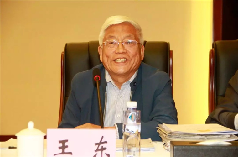 中国列宁思想研究会会长,全国辩证唯物主义学会副会长,北京大学教授王