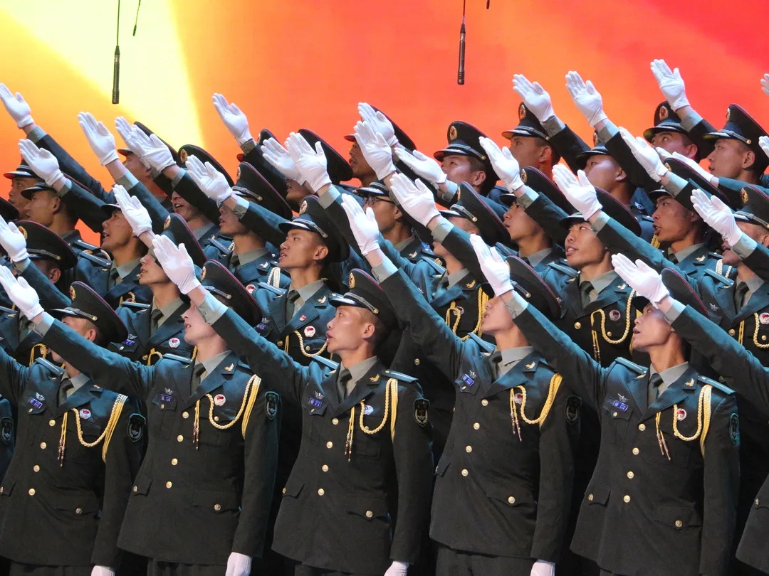 陆军装甲兵学院举办"唱支军歌给党听"歌咏大会