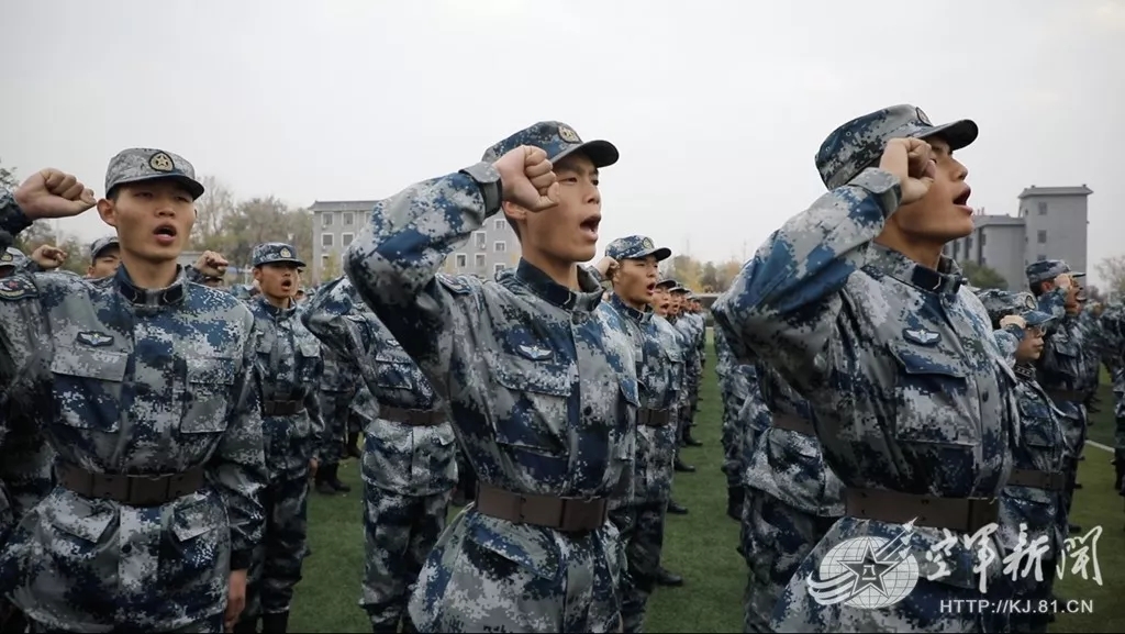 中国空军 我们的"成人礼"不一般 而对于 中部战区空军某装训基地新训