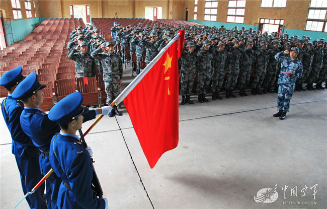 广空某预备役场站演练:一声号角响"变身"现役上战场