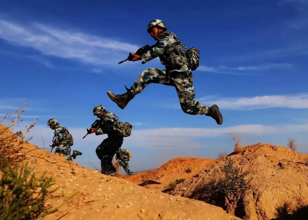 心疼又敬佩!这是咱中国空降兵的脚!