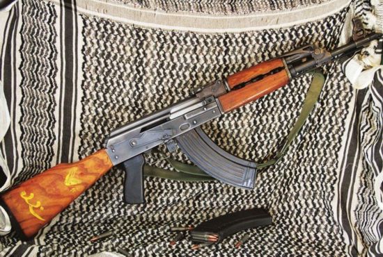 伊拉克"塔布克"步枪,ak的伊拉克版本设计基于南斯拉夫m70b2,木质枪托