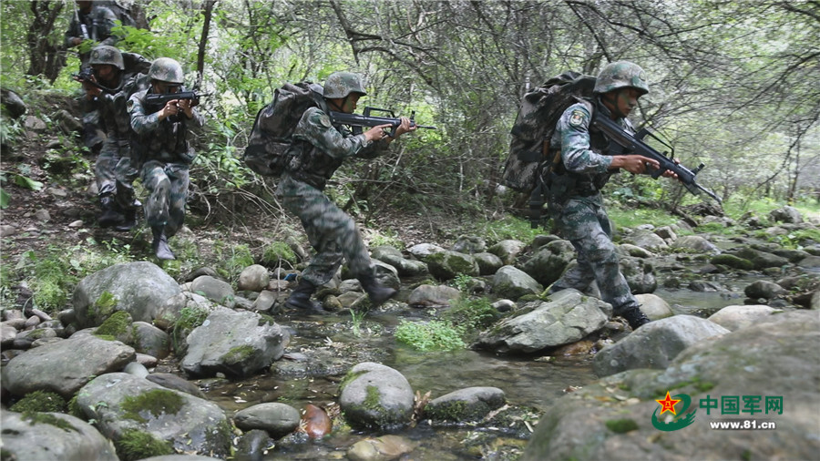 大图来袭!高原侦察兵这样锤炼实战能力