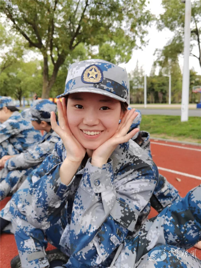 女兵入伍后的"蜕变,超乎你想象!