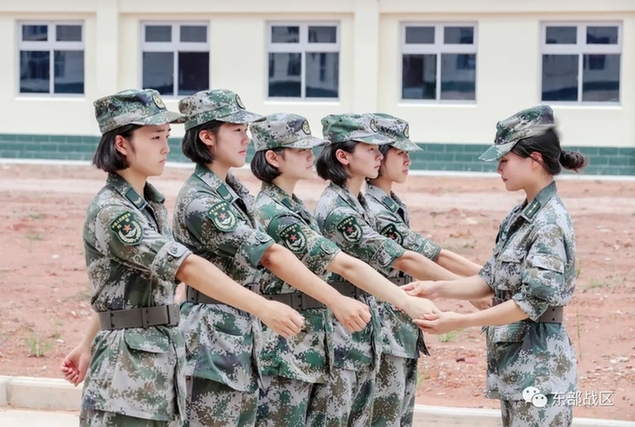 这些女兵都要退伍了,她们的告别感言直击心灵