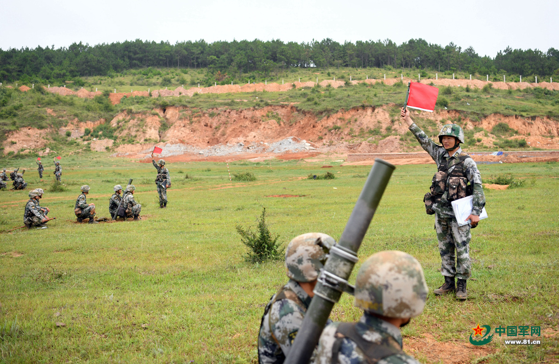 出击!迫击炮实弹射击显威演训场