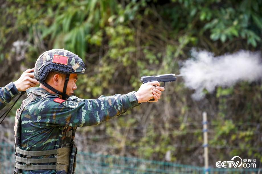 武警河池支队:实弹射击练就"神枪手"