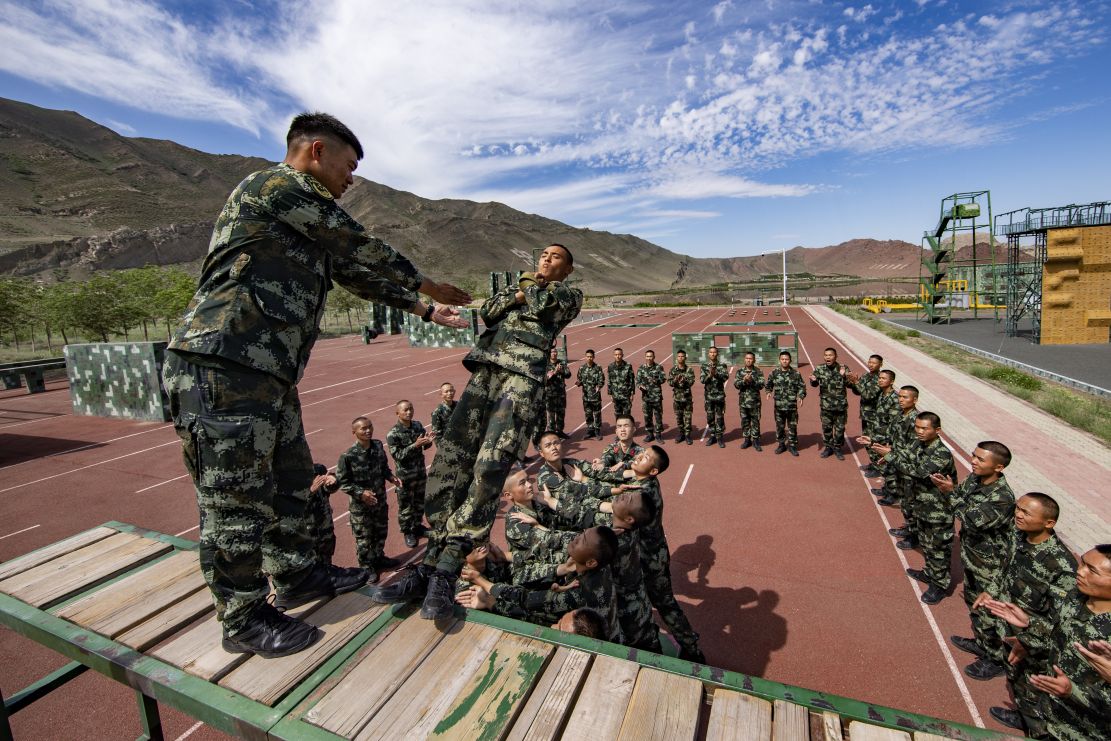 武警新疆总队:心理行为训练为新兵注入"心"活力