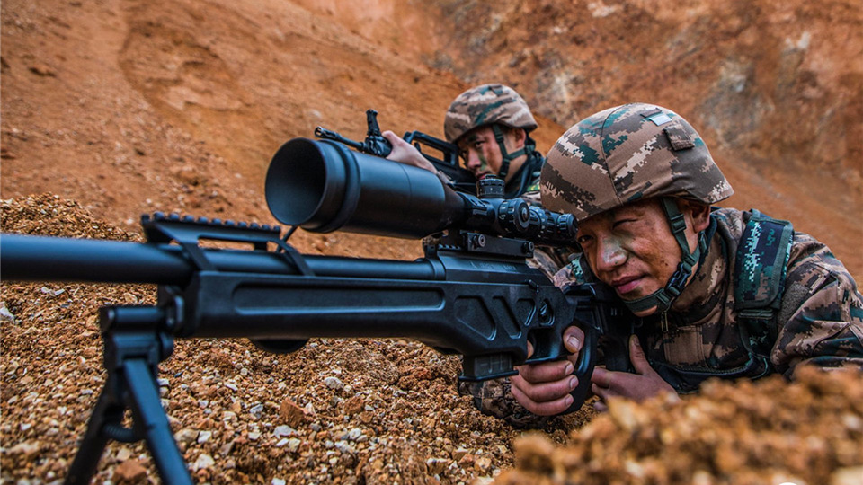 广西来宾：武警特战队员开展强化训练