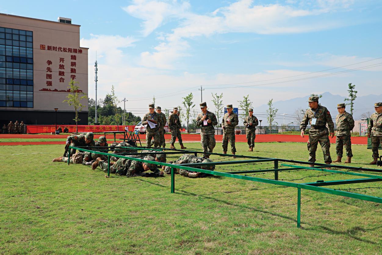 丽水市第七届岗位练兵比武暨军事体育竞赛单兵战术比武现场  程超萍（摄）