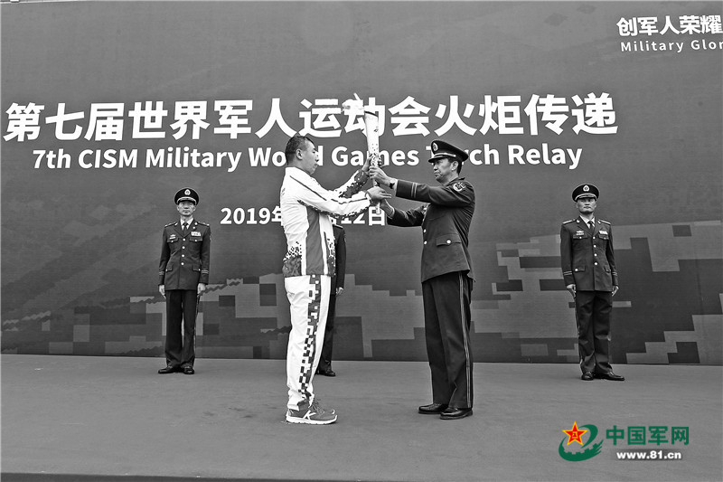 锦绣江城,军运会点燃这座城市人民爱军热情