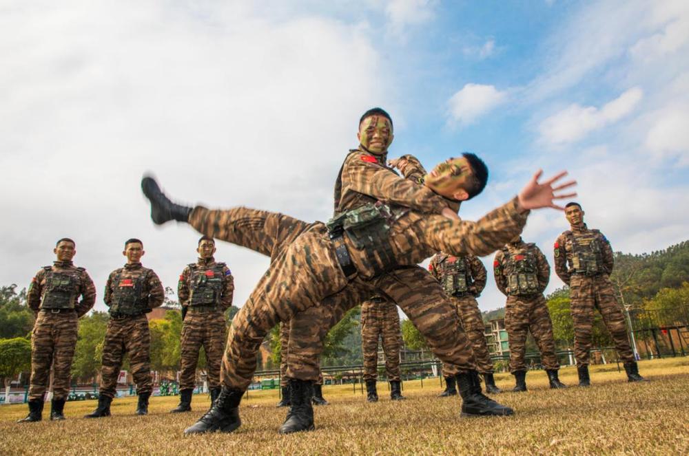 武警特战队员实战练兵 锤炼反恐精英