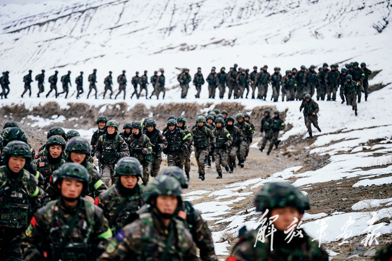武警新疆总队某机动支队特战队员展开"魔鬼周"极限训练