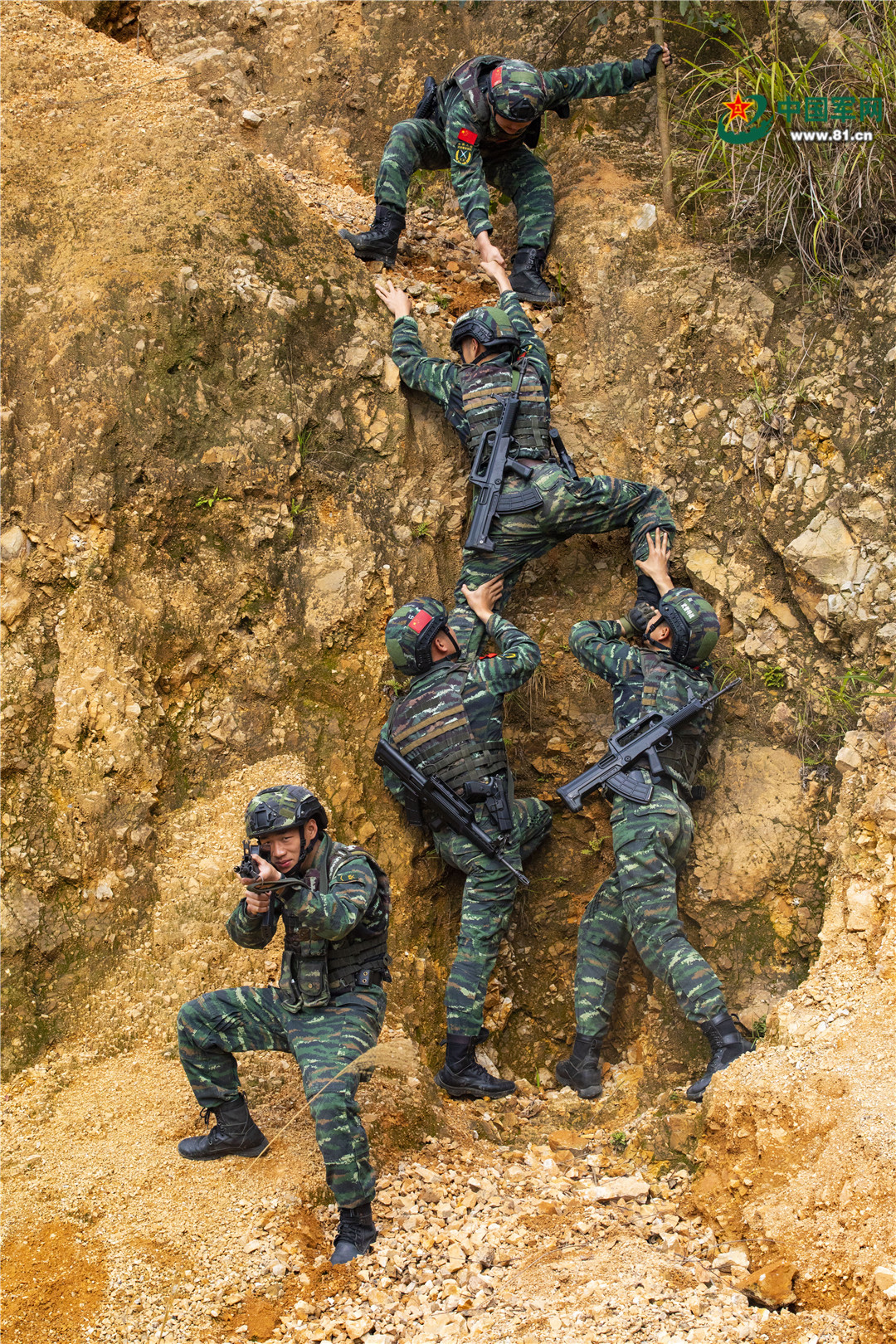 广西来宾:武警特战队员掀起春季练兵热潮