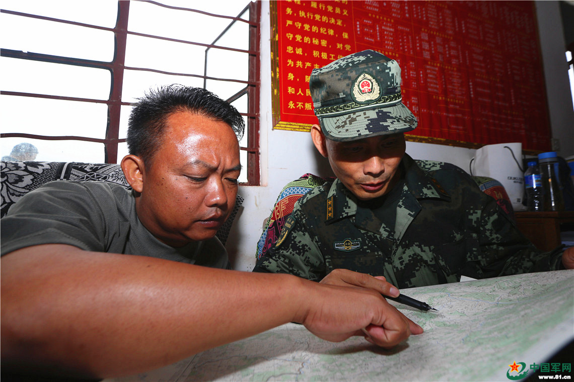 山间最温暖的色彩|行走在震区的橙色救援兵 中国军网