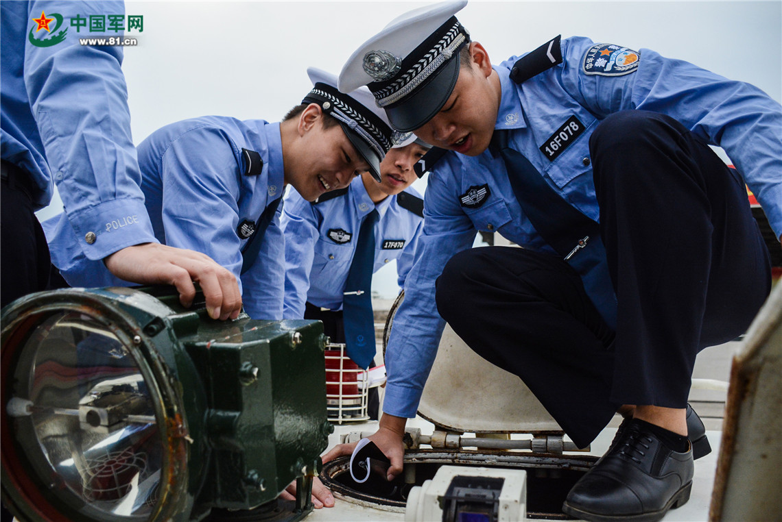 军营开放日丨当藏蓝警服邂逅橄榄绿