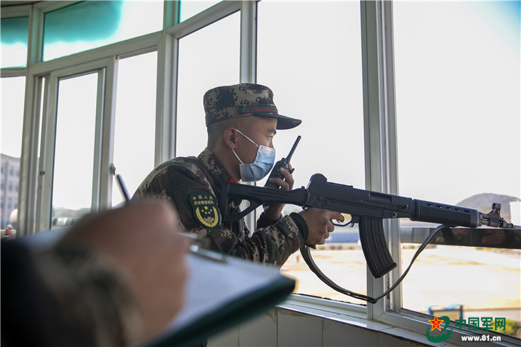 从这里走向"战场" 武警新兵这样竞相上"岗"