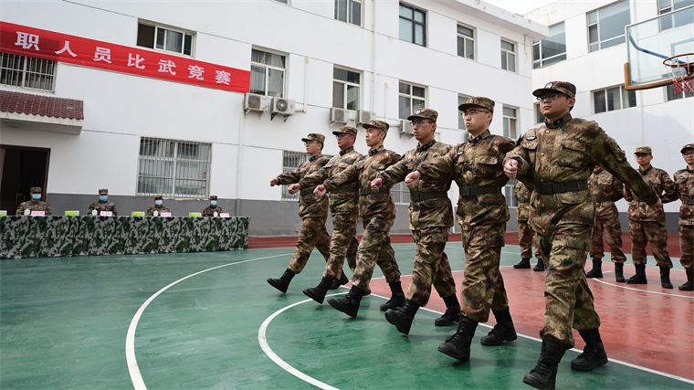 山西省晋城军分区严密组织文职人员比武竞赛