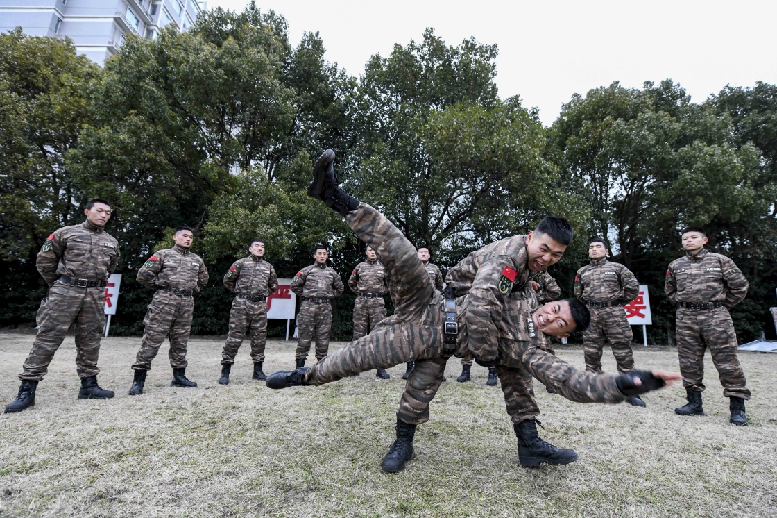 练兵备战再出发:2021年全军部队新年开训大扫描