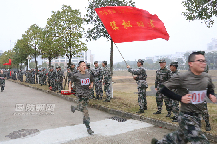 华东交通大学国防生举办第五届创纪录破纪录军事大比武