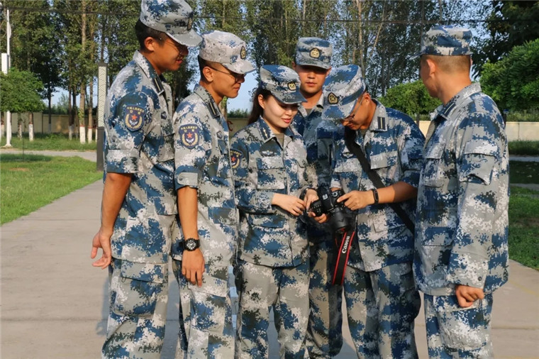 有一种女孩的十八岁,在新兵连