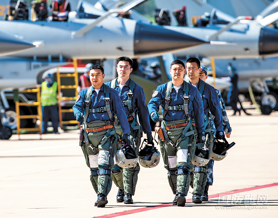 北部战区空军航空兵某旅按新大纲实施方法进行实弹攻击训练