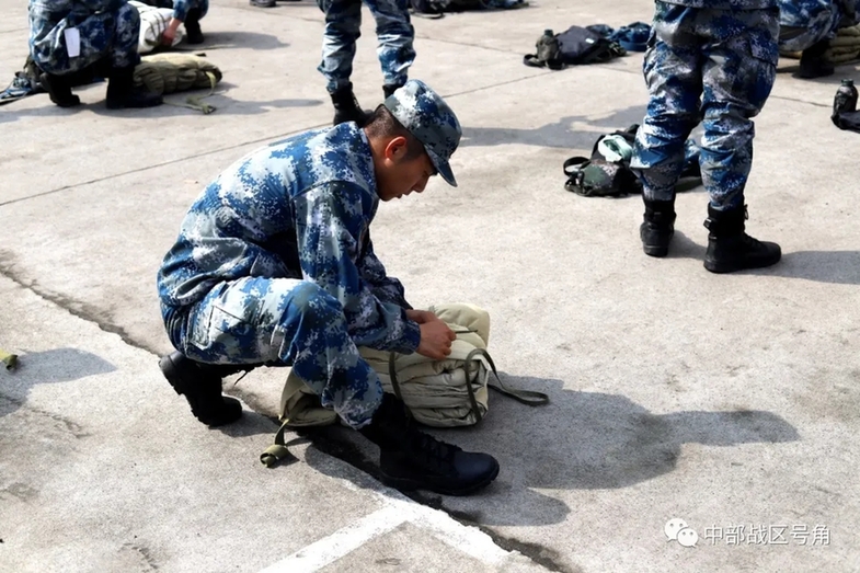 中部战区空军某基地新训旅新兵骨干 淬火加钢