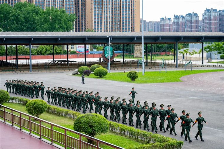 这场军校队列会操,真有排面!
