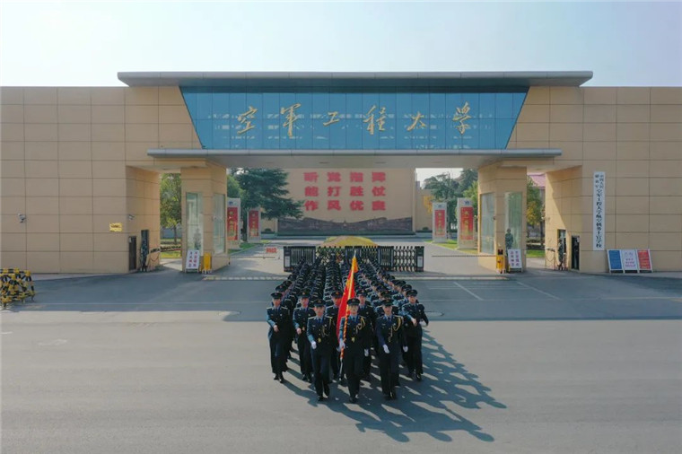 光影里的"机务摇篮"