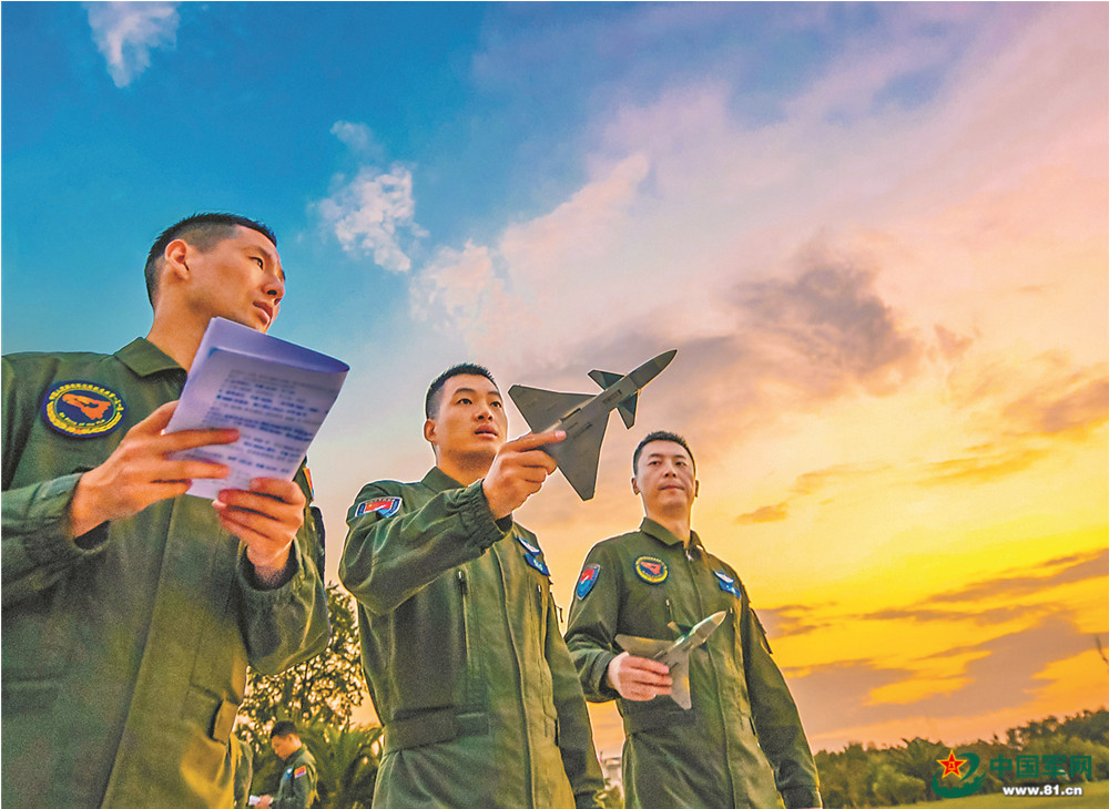 南部战区空军航空兵某旅突防突击实战化演练掠影 - 中国军网