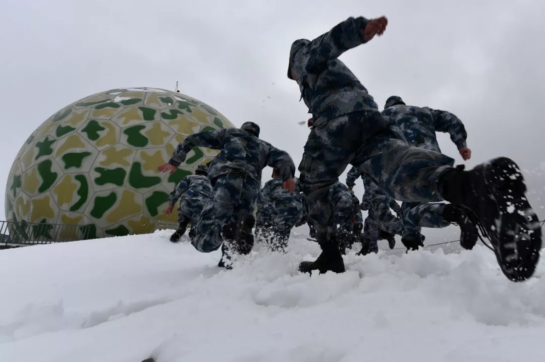 高原雷达兵,天空就是哨位,云端就是巡逻线 - 中国军网
