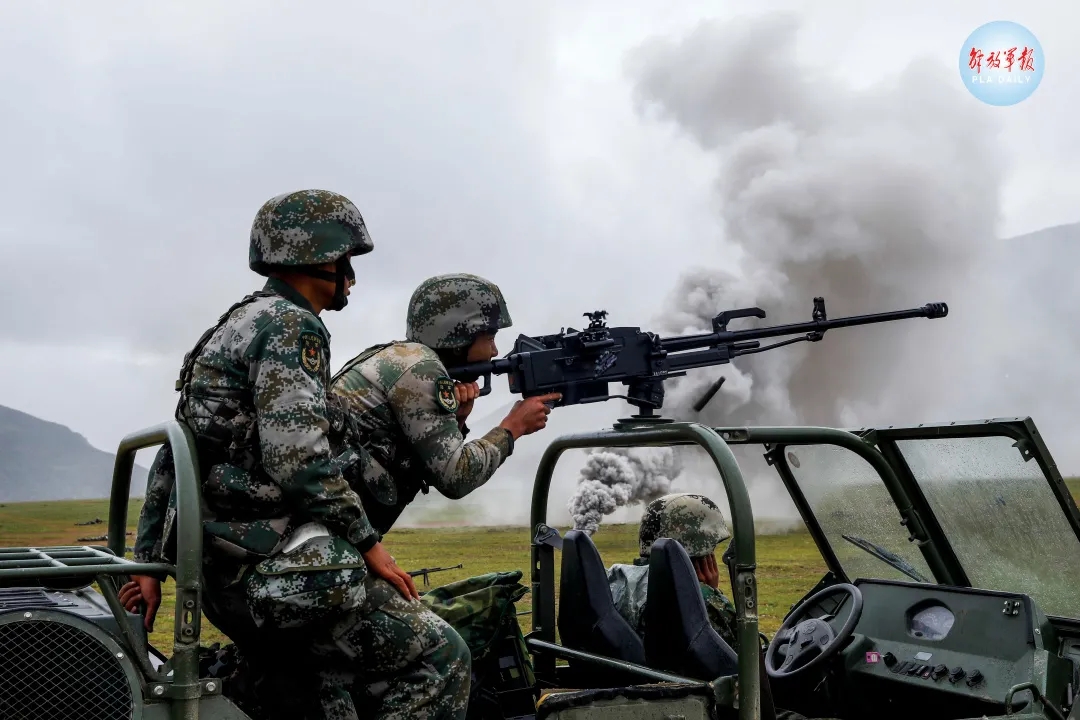 跨昼夜!西藏军区组织实兵实弹联合立体作战演习