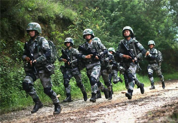 这些就是特战女兵的训练日常!