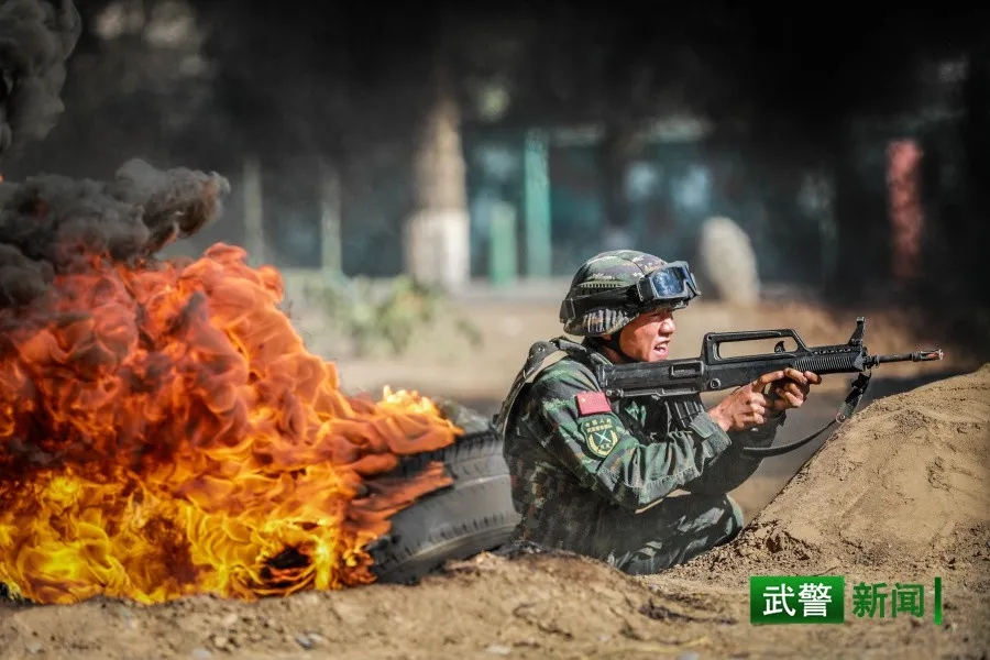 硝烟弥漫!带你直击特战小队演练现场