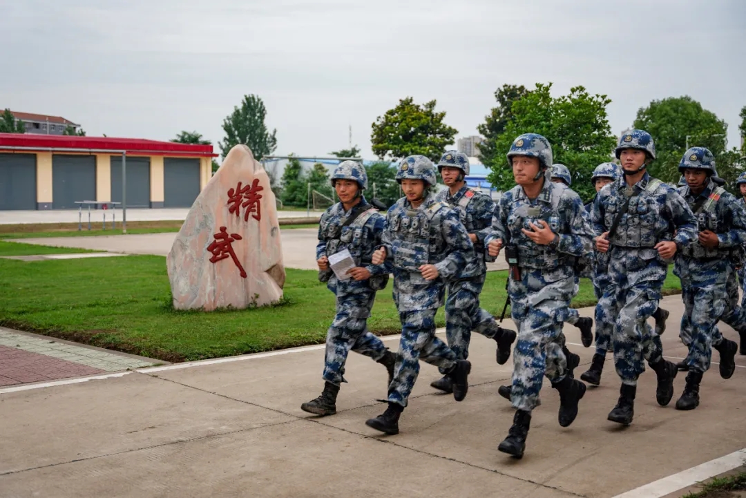 血脉在赓续英雄侦察连灵活开展3分钟学党史活动